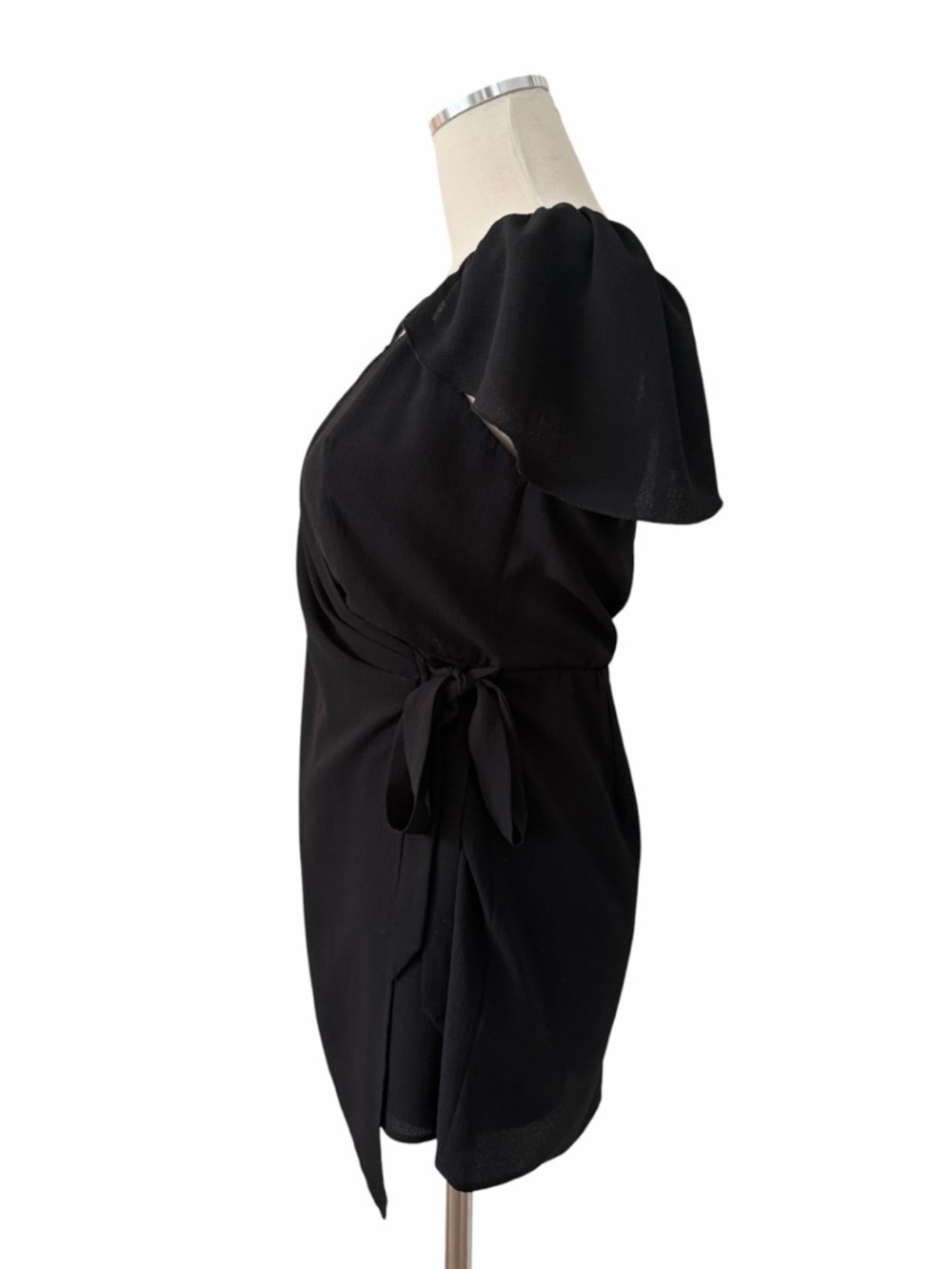 Show Me Your Mumu Black Wrap Romper with Tie & Shoulder Flutter Sleeve Sz M - Picture 10 of 14